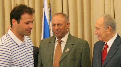 שמעון פרס ואריק זאבי. (עדי בן ברון)