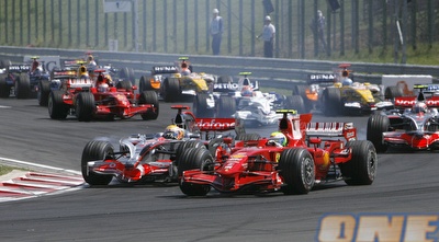 המילטון ומאסה. 17 המירוצים הקודמים הועברו בלא תוספת תשלום (רויטרס) המילטון ומאסה. 17 המירוצים הקודמים הועברו בלא תוספת תשלום (רויטרס)