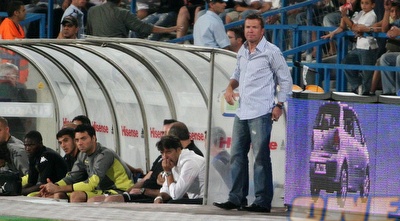 לותר מתיאוס על הספסל (תומר גבאי)