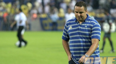 בן שמעון יורד מאוכזב מהמגרש לאחר ה-0:0 מול הכח עמידר ר