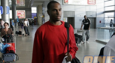 טימי באוורס (אמיר לוי)