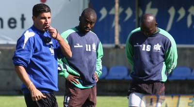 סרג´ איילי במרכז  לצד נג´ואן גרייב בקדנציה הקודמת