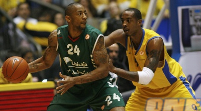 הייסליפ במדי מלאגה מול מכבי ת&qout;א (רויטרס)