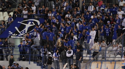 אוהדי הפועל פ&qout;ת באורווה (אלעד ירקון)