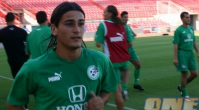 מאור בוזגלו במדי חיפה. עדיין לא הלך בדרכי חבריו