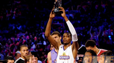 קדווין דוראנט בשבוע האולסטאר בשנה שעברה. יגן על התואר? (GettyImages)