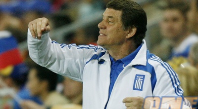 אוטו רהאגל. בלם העבר משחק הגנתי גם בתור מאמן (רויטרס)