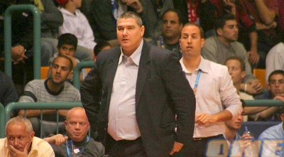 רובי בלינקו ועמיר עוזי (גיא בן זיו)