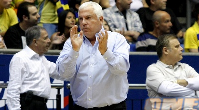 פיני גרשון. מכבי ת&qout;א בדרג השלישי (אמיר לוי)