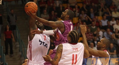 לואיס (גיא בן זיו)