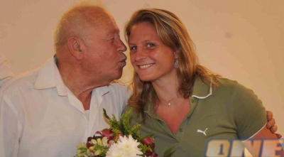 אליס שלזינגר. בין הבוגרות אליס שלזינגר. בין הבוגרות