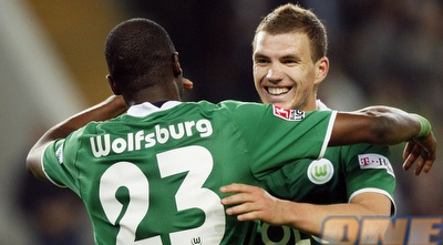 אדין דזקו וגראפיטה. הבוסני עובר לאנגליה (רויטרס) אדין דזקו וגראפיטה. הבוסני עובר לאנגליה (רויטרס)