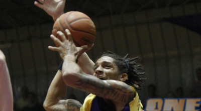 דרון וושינגטון. כל הזרים הגיעו (אמיר לוי)