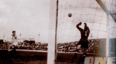 נחום סטלמך ז&qout;ל בין הקורות. הכי גדול בתולדות המועדון נחום סטלמך ז&qout;ל בין הקורות. הכי גדול בתולדות המועדון