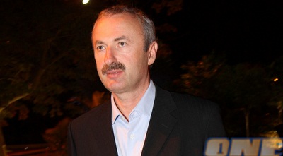 ולדימיר שקלאר. &qout;מתרגשים עד דמעות&qout; ולדימיר שקלאר. &qout;מתרגשים עד דמעות&qout;