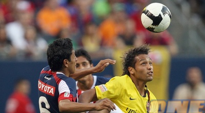 ז´פרן סוארז מכשף את הכדור מול צ´יבאס גואדלחארה (GettyImages) ז´פרן סוארז מכשף את הכדור מול צ´יבאס גואדלחארה (GettyImages)