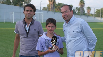 ברקוביץ&acute; במהלך טקס הענקת הגביעים (עמית מצפה)