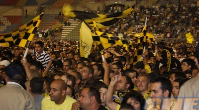 אוהדי בית&qout;ר. אלפים יצטרכו להשקיע (גיא בן זיו) אוהדי בית&qout;ר. אלפים יצטרכו להשקיע (גיא בן זיו)