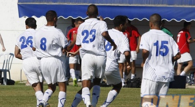 שחקני בני לוד חוגגים את השיוויון (אמיר לוי)