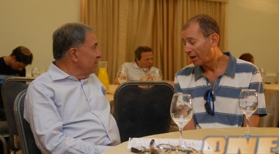 יורם חרוש ושמעון מזרחי (שי לוי)