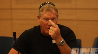 אריה אלטר (גיא בן זיו)