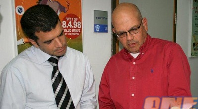 הרשקוביץ עם יריב טפר. כבר מחכים לפתיחת בית הנבחרות (אור שפונדר)