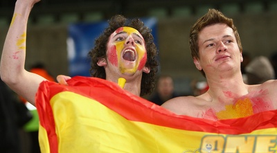 אוהדי ספרד עם הדגל. יחד עם ברזיל, הדגל הנמכר ביותר בלבנון (GettyImages)