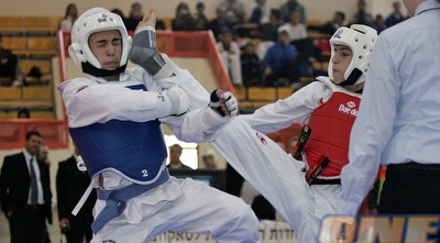 רון אטיאס בפעולה. רק בן 16 (נועם עפרון) רון אטיאס בפעולה. רק בן 16 (נועם עפרון)