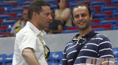 נציג גלאטאסריי (מימין) עקב אחרי נתניה (אמיר לוי)