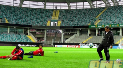 אלי גוטמן באימון המסכם בשבדיה. פותח עונה אירופית (גבע תלם, האתר הרשמי)