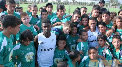 ילדי מרכז פרס לשלום עם מכבי חיפה. עוד פעילות של מרכז פרס (עמית מצפה) ילדי מרכז פרס לשלום עם מכבי חיפה. עוד פעילות של מרכז פרס (עמית מצפה)