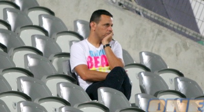 ניצן שירזי עוקב אחרי האימון המסכם של איינדהובן (קובי אליהו)