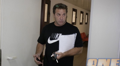 רפי נידם. לא חייב לאופיר כסף? (אור שפונדר) רפי נידם. לא חייב לאופיר כסף? (אור שפונדר)