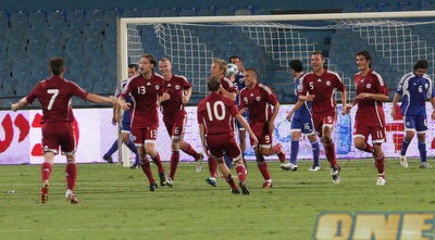 הלטבים חוגגים את השער של גורקס בר&qout;ג (עמית מצפה)