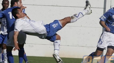 מוראד אבו ענזה במדי לוד. כבש צמד והכניע את רעננה