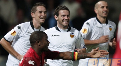 מאטה. גם התרנגולים הצטרפו למרדף אחריו (רויטרס)