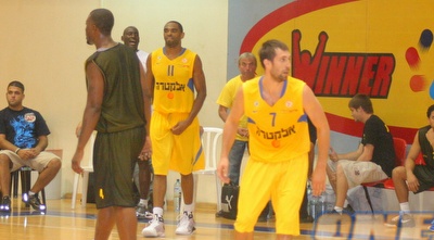 אנדרו וושנייבסקיץ פתח בחמישייה של הצהובים (שרון קביליו)