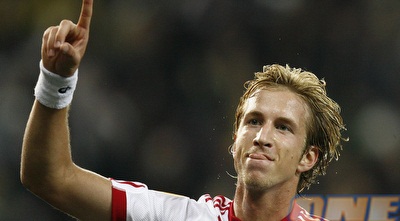 יאנקו חוגג עליהעם טוונטה (רויטרס)