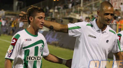 גדיר עם אדורם קייסי. &qout;צריך גם לדעת להחליף&qout; (עמית מצפה)