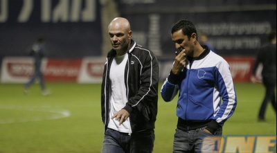 ניראון ואלימלך מאוכזבים בסיום המשחק נגד רעננה (דרור עינב)