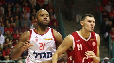 גפני בקדנציה הראשונה בישראל. ידוע כמומחה הגנה (גיא בן זיו)