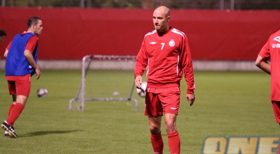 נמניה ווצ´יצ´ביץ´. שומר על קשר עם חבריו בהפועל ת&qout;א (רועי גלדסטון) נמניה ווצ´יצ´ביץ´. שומר על קשר עם חבריו בהפועל ת&qout;א (רועי גלדסטון)