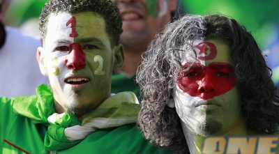 אוהדי אלג´יריה. לא אהבו את המועמדות של פקרמן (רויטרס)