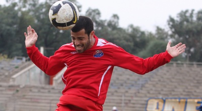 עדן בן בסט באימון. בלאגן בהפועל חיפה (עמית מצפה)