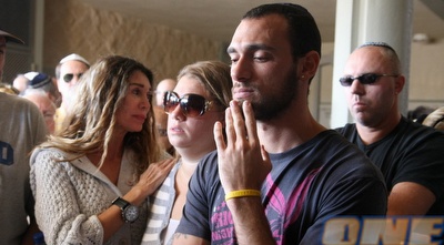 משפחת פנאן. הסרט הציג ראיונות נוקבים עם בני המשפחה (דרור עינב)