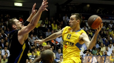 הומאן מזנק על אידסון בימיו במכבי. תקרית חמורה בווירטוס (אמיר לוי)