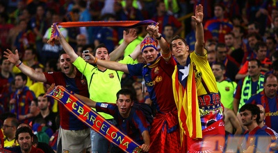 אוהדי ברצלונה. תחשבו איך זה להיות אחד בין כל אלו... (GettyImages) אוהדי ברצלונה. תחשבו איך זה להיות אחד בין כל אלו... (GettyImages)