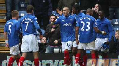 שחקני פורטסמות&acute; חוגגים. &qout;רק 18 שחקנים בסגל&qout; (GettyImages)