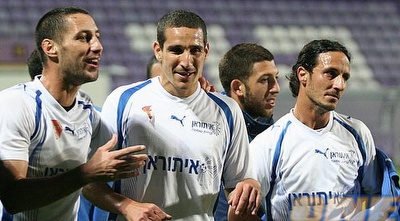 שחקני קרית שמונה חוגגים (קובי אליהו)