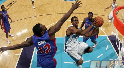 וויל ביינום מנסה לעצור את כריס פול (GettyImages)